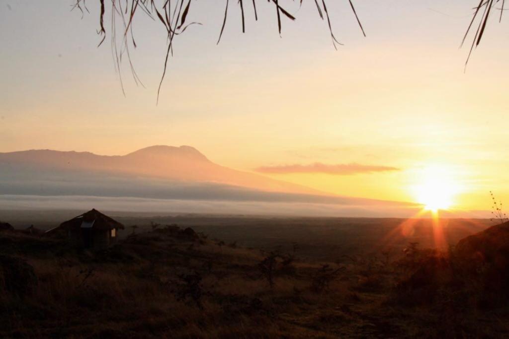 Osiligilai Maasai Lodge Sanya Juu Екстер'єр фото